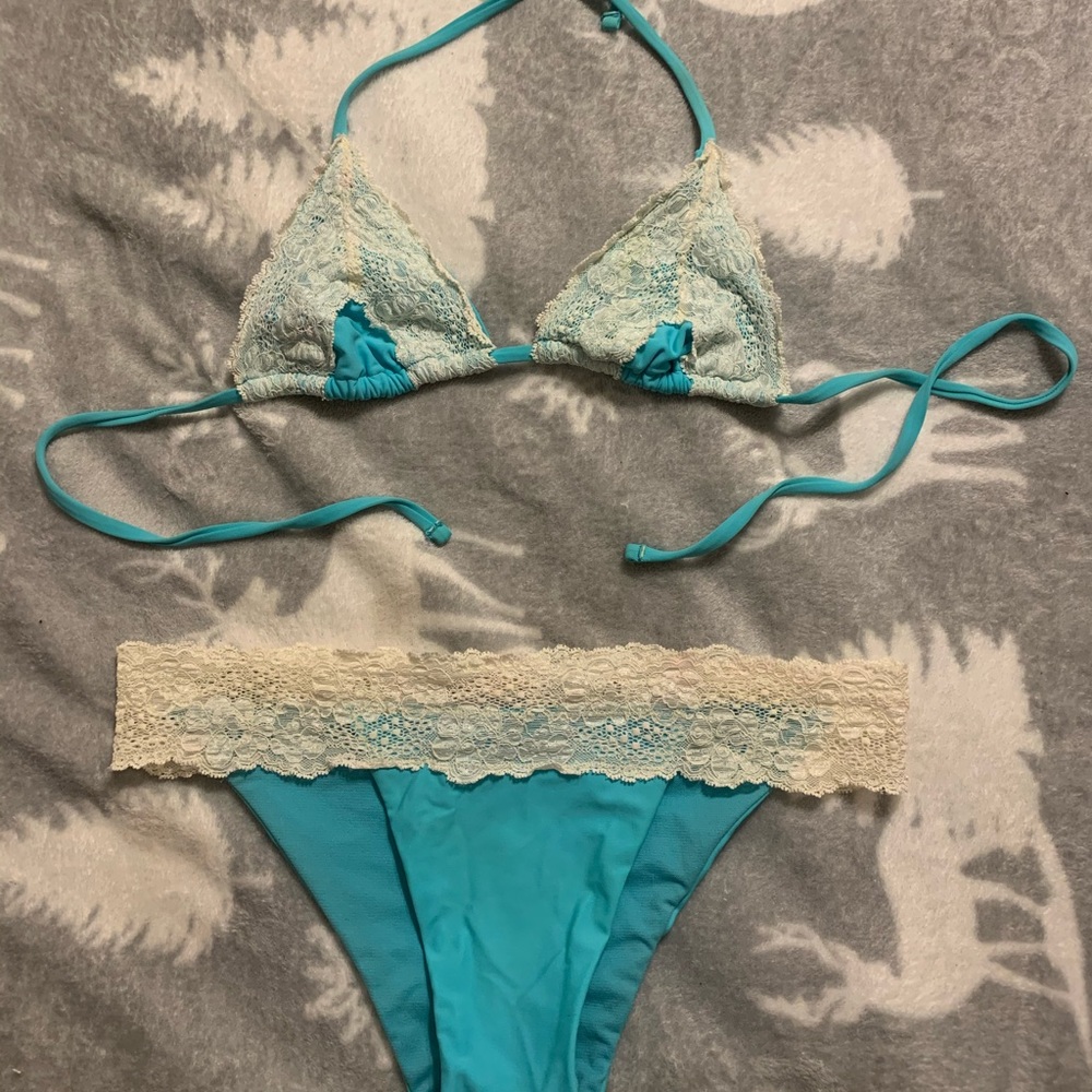Bikini (Beach Bunny)